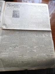 Cumhuriyet Gazetesi - 1 Ağustos 1939 - Gençliğin Terbiyesi Yazan Nadir Nadi Başmakale - İngiliz Sovyet Anlaşması - Tokyo Sokaklarında İngiltere Aleyhine Büyük Nümayişler - Halk Bankası Müdürü Ata Evcim İzahat Veriyor - Mahfiruz Sultan Yazan Kadircan Kaflı Yazı Dizisi - Topkapı Sarayı Bahçesinde Yapılan Hafriyat - Alman Prodüksiyonunun Son Listesi - Kant'ın Kozmogonisi Yazanlar Profesör Salih Murat- Dün Yapılan Yelken Yarışları - Balkan Bisiklet Şampiyonası - Uçurumda Bir Genç Kız Yazan Server Bedi - Yıldırım Harbi Nedir Yazan Abidin Daver - Kıyamet Kopuyor Yazan Maurice Dekobra Yazı Dizisi - Günün Bulmacası - Kodak - Arıların Yaşayışı - Ziraat Bankası - Hasan Traş Bıçağı - Fosfarfol Kan Kuvvet İştah Şurubu - Remington Daktilo - Krem Kanzuk - Hitler Beyrutta - Filistin Tedhişçileri Lideri Abdurrahman Ammanda - İzmir Kızılay Reisi Cevdet Fuat Vefat Etti - Fransa'da Büyük Seçimin Tehiri Yazan Peyami Safa - Taklit Türk Sigaraları - Yugoslav Talebeleri Topkapı Sarayında Fotoğraf