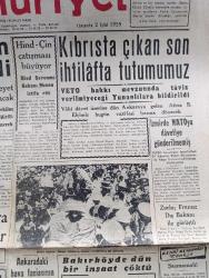 Cumhuriyet Gazetesi - 2 Eylül 1959 - Sanat Ve Politika Yazan Nadir Nadi Köşe Yazısı - OECE Heyeti Dün Ankara'ya Geldi - Hind Çin Çatışması Büyüyor - Kıbrıs'ta Çıkan Son İhtilafta Tutumumuz - Yeni Devlet Bakanı İzzet Akçal - Vatandaşın Çilesi 12 Röportajı Yapan Feyyaz Tokar Yazı Dizisi - İzmir'de NATO'ya Davetiye Gönderilmemiş - Şehit Teğmen Dinçer Akkanın Cenaze Töreninde Bir Görünüş - Ortadirek Yazan Yaşar Kemal Yazı Dizisi - Atatürk Büyük Taarruzu Günü Gününe Bildiriyor Yazan Haluk Yusuf Şehsuvaroğlu Yazı Dizisi - Türkiye İş Bankası - Koruyucu Melekler Çizgi Roman - Bay Oscar Karikatür - Bugünkü Radyo Programı - Buğday Bankası - Küçük Kıyametler Yazan Burhan Felek Köşe Yazısı - Türkiye İle İspanya Arasında Vize Kalktı - Ece Zeytinyağları - Sutopu Şampiyonası Galatasaray Modaspor Maçı Heybeliada'da - Fenerbahçe Kasımpaşa Maçı - Galatasaray 2. Reisi Ahmed Güre Modaspor'a Cevap Verdi - Milli Kürek Takımı Dün Yurda Döndü - Modaspor'un Son Kadrosu Fotoğrafı