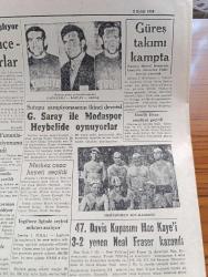 Cumhuriyet Gazetesi - 2 Eylül 1959 - Sanat Ve Politika Yazan Nadir Nadi Köşe Yazısı - OECE Heyeti Dün Ankara'ya Geldi - Hind Çin Çatışması Büyüyor - Kıbrıs'ta Çıkan Son İhtilafta Tutumumuz - Yeni Devlet Bakanı İzzet Akçal - Vatandaşın Çilesi 12 Röportajı Yapan Feyyaz Tokar Yazı Dizisi - İzmir'de NATO'ya Davetiye Gönderilmemiş - Şehit Teğmen Dinçer Akkanın Cenaze Töreninde Bir Görünüş - Ortadirek Yazan Yaşar Kemal Yazı Dizisi - Atatürk Büyük Taarruzu Günü Gününe Bildiriyor Yazan Haluk Yusuf Şehsuvaroğlu Yazı Dizisi - Türkiye İş Bankası - Koruyucu Melekler Çizgi Roman - Bay Oscar Karikatür - Bugünkü Radyo Programı - Buğday Bankası - Küçük Kıyametler Yazan Burhan Felek Köşe Yazısı - Türkiye İle İspanya Arasında Vize Kalktı - Ece Zeytinyağları - Sutopu Şampiyonası Galatasaray Modaspor Maçı Heybeliada'da - Fenerbahçe Kasımpaşa Maçı - Galatasaray 2. Reisi Ahmed Güre Modaspor'a Cevap Verdi - Milli Kürek Takımı Dün Yurda Döndü - Modaspor'un Son Kadrosu Fotoğrafı