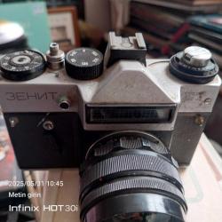 Zenith ET analog fotoğraf makinesi . Çalışır vaziyette  Temiz