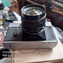 Zenith ET analog fotoğraf makinesi . Çalışır vaziyette  Temiz