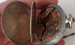 İSVİÇRE HISLON MARKA ORİJİNAL AKTİF KURMALI KÖSTEKLİ CEP SAATİ 1H1SS1A ÇOK TEMİZ