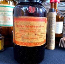 1930 Almanya, Merck Orijinal Damgalı Nadir Amber Cam Koleksiyonluk Şişe