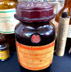 1930 Almanya, Merck Orijinal Damgalı Nadir Amber Cam Koleksiyonluk Şişe