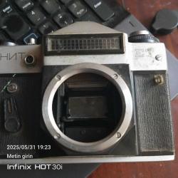 Zenith ET analog fotoğraf makinesi . Çalışır vaziyette  Temiz