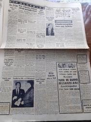 Cumhuriyet Gazetesi - 30 Ocak 1958 - Ankara Toplantısı Yazan Nadir Nadi Başmakale - Bağdat Paktı Konseyi Bugün Sona Eriyor - Dün Lefkoşe'de Hazin Bir Cenaze Merasimi Yapıldı - Ay Yıldızlı Bayraklara Sarılı 8 Türk'ün Cenazesi 20 Bin Kişinin Elleri Üstünde Fotoğraf - İngilizler Muhtariyet Planı Üzerinde Gene Israr Ediyor - Osman Bölükbaşının Yargılanmasına Dün Devam Edildi - Türkiye'de Suni Peyk Çalışmaları - Dünyanın En Büyük Emniyet Teşkilatı FBI'in Hikâyesi Çeviren M. Kenan Kan Yazı Dizisi - Müzeyyen Senar Her Akşam Tepebaşı Bahçesinde - Safiye Ayla Bağdada Gidiyor - Squibb'in 100. Yıldönümü Fotoğrafı - Faruk Moreno Gazetecilerle Konuştu - Almanlar Asya Gribine Karşı Aşıyı Buldular - Uranyum Atomunun Pabucunu Dama Atan Büyük Keşif - Meşhur Tablolarda Mantık Hataları - Avustralya Tenis Şampiyonluğunu Cooper Kazandı - Galatasaray 98 Teknik Üniversite 31 - Vefa 56 Darüşşafaka 56 - Kız Maçlarında Yavuz Sultan Selim Kadıköy Galipler - Fenerbahçe Pazar Günü Çalışacak