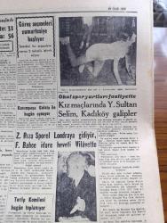 Cumhuriyet Gazetesi - 30 Ocak 1958 - Ankara Toplantısı Yazan Nadir Nadi Başmakale - Bağdat Paktı Konseyi Bugün Sona Eriyor - Dün Lefkoşe'de Hazin Bir Cenaze Merasimi Yapıldı - Ay Yıldızlı Bayraklara Sarılı 8 Türk'ün Cenazesi 20 Bin Kişinin Elleri Üstünde Fotoğraf - İngilizler Muhtariyet Planı Üzerinde Gene Israr Ediyor - Osman Bölükbaşının Yargılanmasına Dün Devam Edildi - Türkiye'de Suni Peyk Çalışmaları - Dünyanın En Büyük Emniyet Teşkilatı FBI'in Hikâyesi Çeviren M. Kenan Kan Yazı Dizisi - Müzeyyen Senar Her Akşam Tepebaşı Bahçesinde - Safiye Ayla Bağdada Gidiyor - Squibb'in 100. Yıldönümü Fotoğrafı - Faruk Moreno Gazetecilerle Konuştu - Almanlar Asya Gribine Karşı Aşıyı Buldular - Uranyum Atomunun Pabucunu Dama Atan Büyük Keşif - Meşhur Tablolarda Mantık Hataları - Avustralya Tenis Şampiyonluğunu Cooper Kazandı - Galatasaray 98 Teknik Üniversite 31 - Vefa 56 Darüşşafaka 56 - Kız Maçlarında Yavuz Sultan Selim Kadıköy Galipler - Fenerbahçe Pazar Günü Çalışacak
