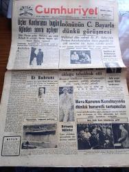 Cumhuriyet Gazetesi - 27 Haziran 1947 - Başlarken Yazan Nadir Nadi Başmakale - Üçler Konferansı Bugün Öğleden Sonra Açılıyor - İsmet İnönü'nün Celal Bayar'la Dünkü Görüşmesi Fotoğrafı - Et Buhranı - Gelir Vergisi Mevcut İhtiyacı Karşılayamaz - Hava Kurumu Kurultayında Dünkü Hararetli Tartışmalar Fotoğraf - Şükrü Koçak Kurum Başkanlığından Çekildi - İstanbul Vapuru Geliyor Fotoğraf - Shakespeare Festivalleri Ve Şairin Hüviyeti Yazan Ahmet Halil - Kabotaj Bayramı - Balkan Fütuhatında Türk Adaletinin Tesirleri Yazan İsmail Hami Danişmend - Adak Yazan Kemal Ragıp Yazı Dizisi - Yangın Faciası Yazan Burhan Felek Köşe Yazısı - Feridun Cemal Erkin'in Veda Kokteyli - Türkiye İle Irak Arasında Hava Seferleri - Torbalıda Atatürk İçin Yapılan Miting - Lorel Hardi Kuru Gürültü Bugün İpek Sinemasında - Ankara Yarışlarının Ek Haftası - Türkiye'de İş Bankası Yalova Ajansı - Bianki Bisikletleri - Norge Buzdolabı - Bugünkü Radyo Programı - Müzeyyen Senar Işıl Büyükdere Beyazparkta - Bulmaca