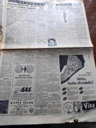 Cumhuriyet Gazetesi - 23 Şubat 1956 - Meclis Dün Fırtınalı Bir İçtima Daha Yaptı - Eskişehir'de Tekrarlayan Zelzele Tahribat Yaptı - Çete Sözü Üzerine İstifaya Kalkan Milletvekili Cemal Köprülü - Meclis Koridorlarında Dün Bir Hadiste Oldu - İbrahim Öktem Başbakan Adnan Menderes'e Cevap Veriyor - Fahreddin Kerim Gökay 1 Sene Belediye Reis Vekilliği Yapacak - Darülacezede Üzücü ve Güldürücü Bir Hadise - Kıbrıs Valisi Bugün Kıbrıs Türktür Partisi Lideri Doktor Fazıl Küçük İle Görüştü - Çakırcalıyı Biz Öldürdük Yazan Yaşar Kemal Yazı Dizisi - Çıplak Ayaklı Kontes Elhamra Sinemasında - Et ve Balık Kurumunun Fabrika Ve Tesisleri - Al Capone'un Hazine Vekili Öldü - Kalp Hastalıklarının Sırrına Yaklaşıldı - Yeni Bütçeye Girerken Yazan Burhan Felek Köşe Yazısı - Resimli Roman Çalınan Tabanca Yazan George Simenon Yazı Dizisi - Gönül Yazar Şark Gazinosunda - Milli Futbol Takımımızın Tek Seçicisi Eşfak Aykaç Dün Bir Basın Toplantısı Yaptı - Dün Yapılan Okullararası Voleybol Maçları- Pul Serisi