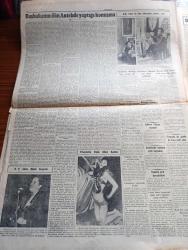 Cumhuriyet Gazetesi - 19 Ocak 1953 - Başbakan'ın Hitabesi Yazan Abidin Daver Başmakale - Başbakan Adnan Menderes Dün Antep'te Yaptığı Mühim Konuşma - Fuat Köprülü Dün Akşam Yugoslavya'ya Gitti Fotoğraf - İngiliz Dışişleri Bakanı Eden'in Türkiye Seyahati - Beşiktaş Vefa İle 1 1 Berabere Kaldı - Kasımpaşa Beykoz Maçı Berabere Bitti Fotoğraf - Turizm Balosunda Şehir Kıyafetleri Fotoğrafı - İran'da Kızardım Kaşani İhtilafı Ciddi Bir Safhaya Girdi - 3 Kadının Romanı Yazan Peride Celal Yazı Dizisi - Revü De Cuba Tepebaşı Gazinosunda - Müşterek Utanç Yazan Burhan Felek Köşe Yazısı - Komünist Partisi İsrail'de Kanundışı Ediliyor - Malatya'da Ahmet Emin Yalman Suikastı İle İlgili Yeni Tevkifler - Malatya Büyük Doğu Cemiyeti - İstanbul Ankara Radyosu Programı - Bedri Rahmi Eyüboğlu Ve Eşi Eren Eyüpoğlu'nun Açtıkları Sergi Fotoğraf - Hikaye Dalga Geçiyoruz Yazan Halikarnas Balıkçısı - Nefis Arı Bisküvileri - Türkiye İş Bankası - Alman Siemens Elektrik Süpürgeleri - Nezle İlacı Enfiyol
