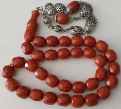 OSMANLI DÖNEMİ MALZEMEDEN YAPILMA ŞIKIR ŞIKIR HARİKA ÇOK KÖŞELİ KARANFİL RENKLİ GÜMÜŞ PÜSKÜLLÜ YEDEK DANELİ MUHTEŞEM SIKMA KEHRİBAR TESPİH 3ÇÇ1YY1 ÇOK NADİR