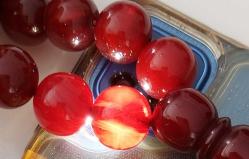 OSMANLI DÖNEMİ MALZEMEDEN YAPILMA ŞIKIR ŞIKIR HARİKA KIRMIZI RENKLİ GÜMÜŞ PÜSKÜLLÜ MUHTEŞEM SIKMA KEHRİBAR TESPİH 1DDD2RA1 ÇOK NADİR