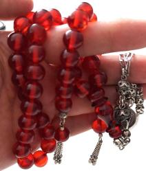 OSMANLI DÖNEMİ MALZEMEDEN YAPILMA ZAZA EL TESPİHİ İLE KIRMIZI RENKLİ GÜMÜŞ PÜSKÜLLÜ MUHTEŞEM SIKMA KEHRİBAR TESPİH 1UU2AA1 ÇOK NADİR