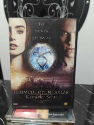 ÖLÜMCÜL OYUNCAKLAR KEMİKLER ŞEHRİ