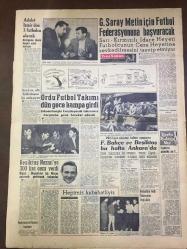 14 NİSAN 1959 - YENİ SABAH GAZETESİ - KIBRIS ANAYASA KOMİSYONU DÜN ÇALIŞMALARINA BAŞLADI, NİHAT ERİM - CHP GENİŞ BİR TEDKİK SEHAYATİ TERTİP ETTİ - IRAK'TAKİ TÜRKLERE YAPILAN BASKI - İHTİYAR HIRSIZ, HAKİMLERLE BAYRAMLAŞTI - CEZAYİRLİ FRANSIZLAR DE GAULLA'Ü YUHALADI - FAZLA VİSKİ İÇEN BİR GENÇ ÖLDÜ - FÜZE ve AY - MARMARADA KAYBOLAN 4 KİŞİDEN ÜMİT KESİLDİ - GİNA AMERİKA'DA - FETHİ BARS - JUDD SAXON - HASBİ TEMBELLER - CAFER İLE HÜRMÜZ, HAYK HAMMER, OĞUZ ARAL, ALTAN ERBULAK, MORT WALKER, KEN BALD, KARİKATÜR ÇİZİMLERİ - İSTANBUL BANKASI - ALLAH'IN DAĞLARI - SİYAVUŞGİL - ÇİZMECİ LASTİK SU BORULARI - NEHRU: ''TİBET'DE ÇARPIŞMA DEVAM EDİYOR'' - NUH'UN ANKARA MAKARNASI REKLAMI - YAPI ve KREDİ BANKASI 1950'LER REKLAMI - BELEDİYE ZABITA MEMURU RÜŞVET ALMIŞ - NEZİHE ARAZ - REŞAT EKREM KOÇU, OSMANLI - SADIK DEMİR, ŞİRİN TÜLİN, UÇAN ADAM, WAYNE BORING - SİNEMA, PASİFİK İNCİLERİ KRALI, ÇAPKIN KUMARBAZ, FOSFORLU CEVRİYE - GRİPİN 1950'LER - VİTA 1950'LER - ŞEHİR TİYATROLARI, NE UMURUN, TURGUT ATALAY