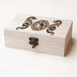 Denge Yin Yang ve Ejderha Figür Feng Shui Yakma Kazıma İşli El Yapımı Boyasız Ham Ahşap Kutu Sandık