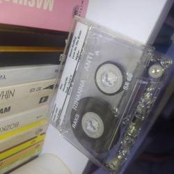 Rihanna Anti Kaset
