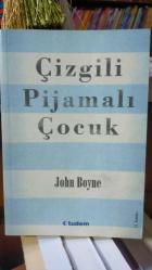 Çizgili Pijamalı Çocuk