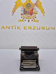Koleksiyonluk Nostaljik Daktilo Formunda Kalemtraş