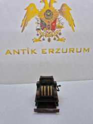 Koleksiyonluk Nostaljik Yazarkasa Formunda Kalemtraş