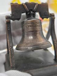 Koleksiyonluk Nostaljik Çan Formunda Kalemtraş