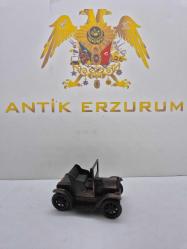 Koleksiyonluk Nostaljik Antika Araba Formunda Kalemtraş