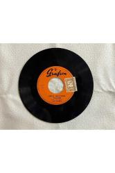 Zeki Müren - solsan da sararsan da - şarap Mahsen'de yıllanır - plak 8 puan