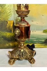 1960's fransız 52 cm boyunda bronz dan aslan figürlü ve ayaklı gaz lambası formunda abajur