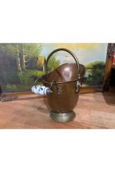 Antika bakır ve pirinç ten kömür kovası