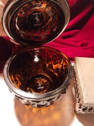 İŞ BANKASI OLDUKÇA ESKİ KUSURSUZ CAM ŞEKERLİĞİ VE SİGARALIĞI BİR ARADA