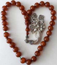 OSMANLI DÖNEMİ MÜCEVHER KUTUSUNDAN YAPILMA ŞIKIR ŞIKIR SARMAL KAHVERENGİ MÜTHİŞ İŞÇİLİKLİ MUHTEŞEM SIKMA KEHRİBAR TESPİH 4AAA1A ÇOK NADİR