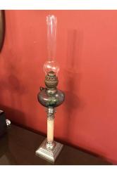 Fransız pirinç ve mermer Kaideli gaz lambası - 70 cm boyunda