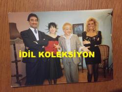 LEVENT KIRCA'NIN ORİJİNAL FOTOĞRAFI - 12,5 x 9 cm EBADINDA - OLACAK O KADAR EKİBİNDEN LEVENT KIRCA, OYA BAŞAR ve TEKİN SİPER AYNI KAREDE