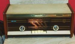 11035-PHILIPS B5 TR 94A LAMBALI RADYO **FM YOKTUR**