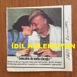 KAYNANALAR DİZİSİNİN DÖNDÜ'SÜ DEFNE YALNIZ'IN GAZETEDEN KESİLME FOTOĞRAFI - 10 x 10 cm EBADINDA - DEFNE YALNIZ ve EŞİ METE SEZER AYNI KAREDE