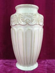 ANTİK YUNAN ROMA TARZINDA EL BOYAMA ESKİTME GÖRÜNÜMLÜ KABARTMA DESENLİ SERAMİK VAZO