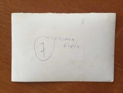 YEŞİLÇAM'IN YILDIZI FATMA GİRİK'İN ORİJİNAL FOTOĞRAFI - 18 x 12 cm EBADINDA - FATMA GİRİK ŞIK ELBİSE GİYDİĞİ BİR DAVETİYEDE KONUKLARLA SELAMLAŞIRKEN