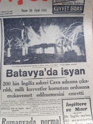Cumhuriyet Gazetesi - 30 Eylül 1945 - Faizden Vergi Yazan Nadir Nadi Başmakale - Milli Savunma Bakanlığı Masraflarında Mühim Tenzilat - Batavya'da İsyan - Pearl Harbor'da Japonya'nın Kayıtsız Şartsız Teslim Oluşu Haberi Üzerine Yapılan Şehrayin Fotoğraf - Romanya'da Normal İdare Kuruluyor - Atletizm Müsabakası - Bugün Fener Stadında Milletlerarası Yarışlar Yapılıyor - Cemal Nadir Karikatür - Fuat Köprülü İstifa Etmiyor - Haftanın Şakaları Yazan Burhan Felek - Yurtiçinde 2000 Kilometre Yazan Hıfzı Veldet Yazı Dizisi - Şehir Dram Tiyatrosunda İlk Eser Koriolanus Yazan Metin Toker - Hamiyet Yüceses Ve Safiye Tokay Taksim Kristal Salonunda - Safiye Ayla Cağaloğlu Çiftesaraylar Bahçesinde - Bugünkü Radyo Programı - Fazla Şişmanlığa Karşı Radyo Karbon - Zehra Bilir Büyükdere Beyazparkta - Borsa