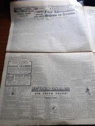 Cumhuriyet Gazetesi - 30 Eylül 1945 - Faizden Vergi Yazan Nadir Nadi Başmakale - Milli Savunma Bakanlığı Masraflarında Mühim Tenzilat - Batavya'da İsyan - Pearl Harbor'da Japonya'nın Kayıtsız Şartsız Teslim Oluşu Haberi Üzerine Yapılan Şehrayin Fotoğraf - Romanya'da Normal İdare Kuruluyor - Atletizm Müsabakası - Bugün Fener Stadında Milletlerarası Yarışlar Yapılıyor - Cemal Nadir Karikatür - Fuat Köprülü İstifa Etmiyor - Haftanın Şakaları Yazan Burhan Felek - Yurtiçinde 2000 Kilometre Yazan Hıfzı Veldet Yazı Dizisi - Şehir Dram Tiyatrosunda İlk Eser Koriolanus Yazan Metin Toker - Hamiyet Yüceses Ve Safiye Tokay Taksim Kristal Salonunda - Safiye Ayla Cağaloğlu Çiftesaraylar Bahçesinde - Bugünkü Radyo Programı - Fazla Şişmanlığa Karşı Radyo Karbon - Zehra Bilir Büyükdere Beyazparkta - Borsa