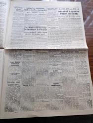 Bayram Gazetesi - 17 Kasım 1945 - Washington Kararlarından Sonra Yazan Asım Us Başmakale - Bayramınız Kutlu Olsun Yazan Yusuf Ziya Ortaç - Bulgaristan'da Seçimden Sonra Sovyet Cumhuriyeti Kurulacağı Yalanlanıyor - Churchill Diyor Ki Sulh Taraftarları Uykuya Dalmamalı - Tel Aviv Sokaklarında Barikatlar Kuruldu - General De Gaulle Kabineyi Kurmaktan Vazgeçti - 30 Yıl Evvelki Kızılay'dan Hatıralar Yazan Necmettin Deliorman - Klasikler Arasında Yazan Zahir Güvemli - Bizde İlk Bale Pandomim- İranlı Kürtler Muhtariyet İstemiyorlar - Beşiktaş'ı Yenen Fenerbahçe İstanbul Kupasını Kazandı - Hitler'in Eşi Eva Bravn'un Hatıra Defteri Bulundu - İki Cihan Harbinde Türkiye'nin Oynadığı Rol - Üsküdar Tramvay İdaresi Troleybüs İşletecek - Yörük Emine Opereti Ses Tiyatrosunda - İstanbul Köylerinde Açılan Yeni Okullar Yazan Hasan Bedreddin Ülgen - Mefharet Yıldırım Suzan Yakar Ve Emine Adalet Bayramda Taksim Kristalde - Şen Şapka