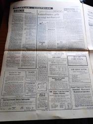 Cumhuriyet Gazetesi - 3 Kasım 1967 - Asıl Yıkıcılar İçerde Yazan Ecvet Güresin Başmakale - Rumlar Rauf Denktaş'ı Yargılayacak - Cumhurbaşkanı Cevdet Sunay Şövalye Oldu Fotoğraf - Adalet Bakanlığı Yeniden 240 Savcının Yerini Değiştirdi - Hersek Gölü Darülacezenin Malı Oldu - TÖS Başkanı Fakir Baykurt - Yeni Bir Açık Kalp Ameliyatında Hastaya Sığırdan Alınan Aort Kapağı Takıldı - Parlamentoda İlk Gün Yazan Fikret Otyam - Besni Ve Sonora 64 - Dayan Bahriyeli Oyunu Tepebaşı Tiyatrosunda - 50. Yıldönümünde 1917 İhtilalinin Hikayesi Çizgi Roman - Ernest Hemingway'in Gözüyle Atatürk Türkiyesi Derleyen Mehmet Barlas Yazı Dizisi - Yayın Hayatı - Sol Yayınları - Yarım Asrın Kuvvetleri Röportajlar Abdulkadir Yücelman - Milyonluk Hata Ve Yolsuzluklara Parmak Basan Spor Toto Teftiş Raporu Yeni Bir Safhada - Basketbolcu Erdal Poyrazoğlu İle Hüseyin Kozlucaya Madalya Veriliyor - Göztepe Atletico Madrid Maçı İçin Pazartesi İspanya'ya Gidiyor - Spartak Basketbol Takımı Altınordu'dan Çekiniyor