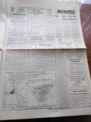 Cumhuriyet Gazetesi - 3 Kasım 1967 - Asıl Yıkıcılar İçerde Yazan Ecvet Güresin Başmakale - Rumlar Rauf Denktaş'ı Yargılayacak - Cumhurbaşkanı Cevdet Sunay Şövalye Oldu Fotoğraf - Adalet Bakanlığı Yeniden 240 Savcının Yerini Değiştirdi - Hersek Gölü Darülacezenin Malı Oldu - TÖS Başkanı Fakir Baykurt - Yeni Bir Açık Kalp Ameliyatında Hastaya Sığırdan Alınan Aort Kapağı Takıldı - Parlamentoda İlk Gün Yazan Fikret Otyam - Besni Ve Sonora 64 - Dayan Bahriyeli Oyunu Tepebaşı Tiyatrosunda - 50. Yıldönümünde 1917 İhtilalinin Hikayesi Çizgi Roman - Ernest Hemingway'in Gözüyle Atatürk Türkiyesi Derleyen Mehmet Barlas Yazı Dizisi - Yayın Hayatı - Sol Yayınları - Yarım Asrın Kuvvetleri Röportajlar Abdulkadir Yücelman - Milyonluk Hata Ve Yolsuzluklara Parmak Basan Spor Toto Teftiş Raporu Yeni Bir Safhada - Basketbolcu Erdal Poyrazoğlu İle Hüseyin Kozlucaya Madalya Veriliyor - Göztepe Atletico Madrid Maçı İçin Pazartesi İspanya'ya Gidiyor - Spartak Basketbol Takımı Altınordu'dan Çekiniyor