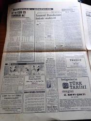 Cumhuriyet Gazetesi - 2 Kasım 1967 - Rauf Denktaş'ın İadesini İstedik - Ferruh Bozbeyli Tekrar Meclis Başkanı Seçildi - Rektör Ekrem Şerif Egeliye Aleyhte Ve Lehte Gösteri Yapıldı Fotoğraf - İstanbul Ve Ankara Üniversiteleri Açıldı -  Cumhurbaşkanı Cevdet Sunay'ı Londra'da Kraliçe Elizabeth Karşıladı - Türkiye İngiltere Yazan İlhan Selçuk Köşe Yazısı - 50. Yıldönümünde 1917 İhtilalinin Hikayesi Çizgi Roman - Ernest Hemingway'in Gözüyle Atatürk Türkiyesi Derleyen Mehmet Barlas Yazı Dizisi - Dişi Bond Çizgi Roman - Türk Demir Döküm Fabrikaları - İstanbul Ankara Radyosu Programı - Türkiye Ve İngiltere Arasında İlk Elçi Mübadelesi - 2 Kasım 1928 Tarihli Cumhuriyet'ten Gazi'nin Nutku - İstanbul'da Sinemalar Tiyatrolar Programı - Yeni Philishave Elektrikli Traş Makinesi - Fenerbahçeli Milli Atlet Ercan Örki Vefat İlanı - Türkiye Kupasında 5 Maç Oynandı - Beşiktaş'tan Vefaya Kiralanan Suat Mamat İdmanda Fotoğrafı - Galatasaray Milli Mensucat'ı 6 0 Yendi - Hindistan Seyahatini Kazanan Talihli