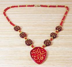 EsKiLeRDeN YAZILI ve AY-YILDIZLI KıRMıZı CaM GERDANLIK..