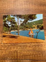 Büyükada yürükali istanbul keskin color  kartpostalı 15x10.5 ebatında