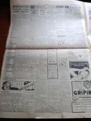 Cumhuriyet Gazetesi - 3 Haziran 1952 - Zaruri Bir Tavzih Başmakale - Cumhuriyet Halk Partisinden Geri Alınacak Paralar - Yüksek Mahkeme Truman Aleyhine Karar Verdi - Başbakan Adnan Menderes'in İsmet İnönü'ye Verdiği Cevap - İsyan Eden Kızıl Esirler - Rüşvet Almaktan Sanık Öğretmen Ulvi Teoman'ın Duruşması Fotoğrafı - Atatürk İnkılaplarına Dair Vesika - Politika Ve Dil Yazan Hasan Ali Yücel Köşe Yazısı - Sanayi Odası Başkanı Hüsnü Yaman Seçildi - Sabite Tur Gülerman Saime Sinan Ve Hamiyet Yüceses Tepebaşı Gazinosunda - Ruh Gurbetinde Yazan Kerime Nadir Yazı Dizisi - Nişantaşı Kız Enstitüsünde Defile Fotoğraf - Kore Şehitlerimizin Tabloları Yapılacak - Devrim Ocakları İstanbul İl Yönetim Kurulu Seçildi - İsrail'de Cumartesi Günü Taksiler Çalışmayacak - Futbolda Neden Mağlup Oluyoruz Yazan Burhan Felek - Kibar Düşkünleri Yazan Maurice Dekobra Yazı Dizisi - Kodak - Radyo Ve Kaloriferli 1952 Modeli Morris Oxford Otomobil - Sanitas Berlin Röntgen Ve Tıbbi Cihazları - Parker Quink Mürekkebi