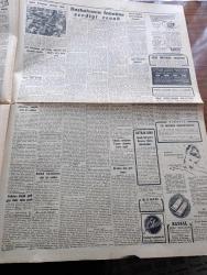 Cumhuriyet Gazetesi - 3 Haziran 1952 - Zaruri Bir Tavzih Başmakale - Cumhuriyet Halk Partisinden Geri Alınacak Paralar - Yüksek Mahkeme Truman Aleyhine Karar Verdi - Başbakan Adnan Menderes'in İsmet İnönü'ye Verdiği Cevap - İsyan Eden Kızıl Esirler - Rüşvet Almaktan Sanık Öğretmen Ulvi Teoman'ın Duruşması Fotoğrafı - Atatürk İnkılaplarına Dair Vesika - Politika Ve Dil Yazan Hasan Ali Yücel Köşe Yazısı - Sanayi Odası Başkanı Hüsnü Yaman Seçildi - Sabite Tur Gülerman Saime Sinan Ve Hamiyet Yüceses Tepebaşı Gazinosunda - Ruh Gurbetinde Yazan Kerime Nadir Yazı Dizisi - Nişantaşı Kız Enstitüsünde Defile Fotoğraf - Kore Şehitlerimizin Tabloları Yapılacak - Devrim Ocakları İstanbul İl Yönetim Kurulu Seçildi - İsrail'de Cumartesi Günü Taksiler Çalışmayacak - Futbolda Neden Mağlup Oluyoruz Yazan Burhan Felek - Kibar Düşkünleri Yazan Maurice Dekobra Yazı Dizisi - Kodak - Radyo Ve Kaloriferli 1952 Modeli Morris Oxford Otomobil - Sanitas Berlin Röntgen Ve Tıbbi Cihazları - Parker Quink Mürekkebi