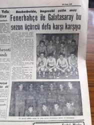 Cumhuriyet Gazetesi - 25 Ocak 1957 - Urla Kazasının Partilere Verdiği Güzel Örnek - Ortadoğu Gene mi Kana Boyanacak - Kasım Güleğin Amerikalılarla Yaptığı Görüşme - Kıbrıs'ı Taksim Şekli - Nihat Erim Dün Londra'ya Gitti - 6- 7 Eylül Sanıkları Dün Beraat Ettiler - NATO'nun İlk Alman Komutanı General Speidel  - Despot Yazan Reşat Enis Yazı Dizisi - İdam Sehpasında Can Veren Devletliler Yazan Cemalettin Saraçoğlu Yazı Dizisi - Rock And Roll Ve Striptease Dansları Münakaşası - Opon Ağrı Kesici - Krem Pertev - Pendik'te Kurulacak Yeni Tersane - Basketbolda Fenerbahçe İle Galatasaray Bu Sezon Üçüncü Defa Karşı Karşıya - Vita Yağ - Eski Bir Olimpiyat Şampiyonu James Connoly Vefat Etti - Adalet Beykoz'u Yendi