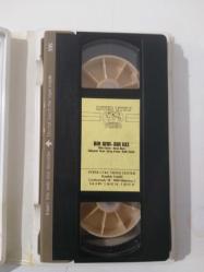 BİR ANA BİR KIZ ( Yıldız Kenter, Necla Nazır, Süleyman Turan, Aytaç Arman, Kadir Savun )  VHS Film - Kaset