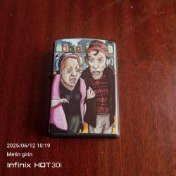 Adile Naşit ve Münir Özkul baskılı Zippo çakmak